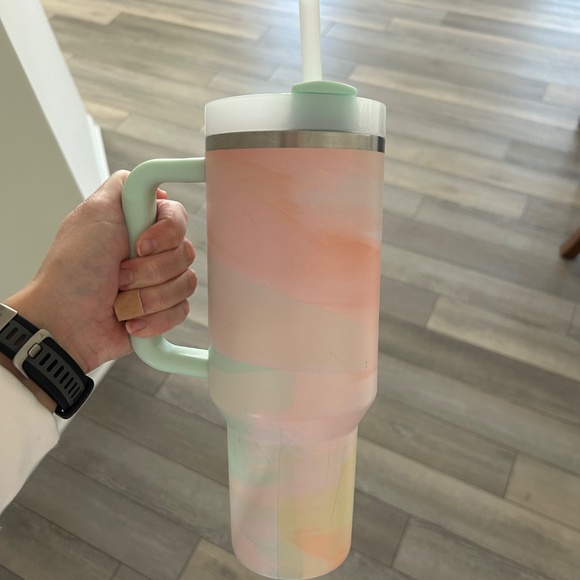 Pastel/Lover Colored Stanley - Picture 2 of 4